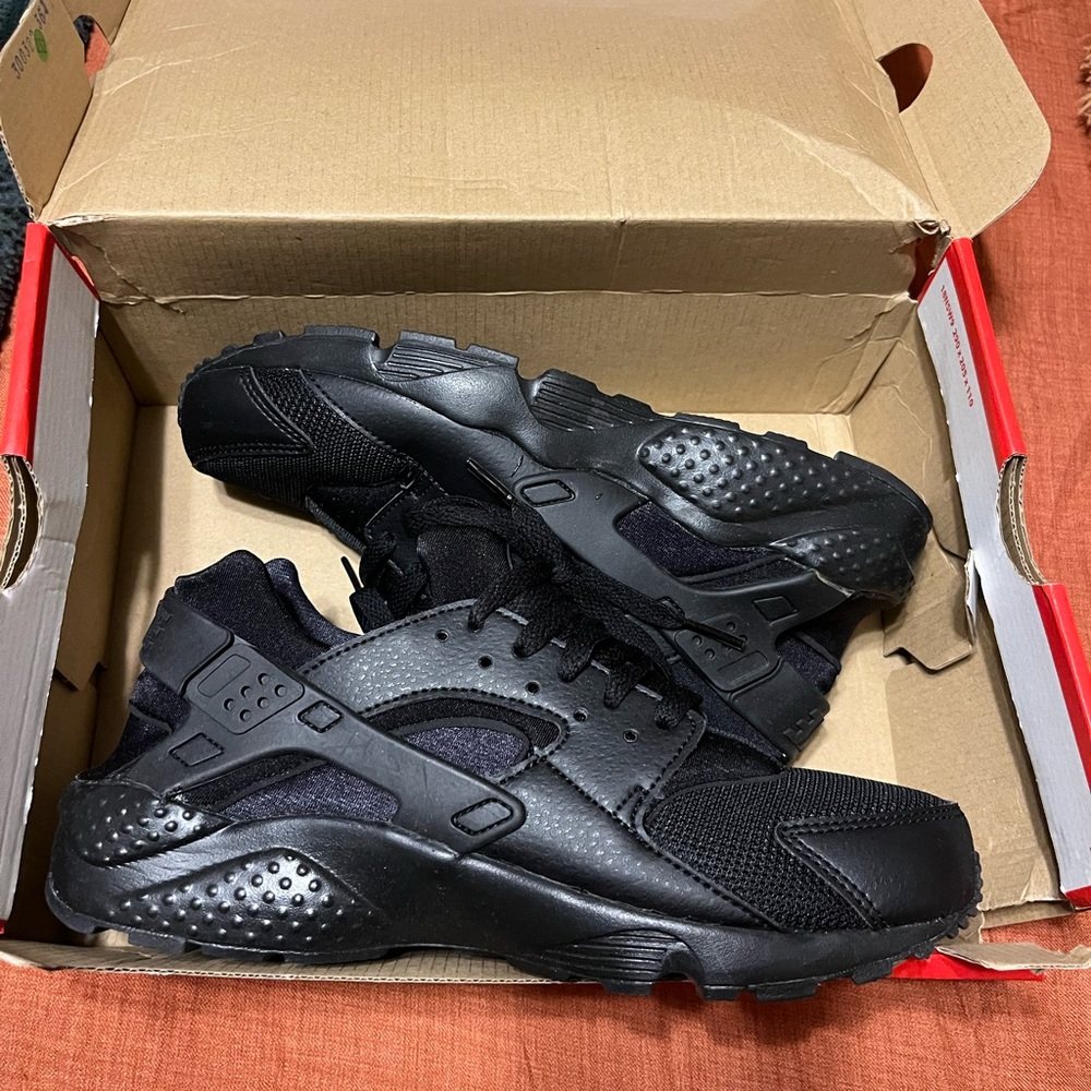 Nike Men's Black Sneakers